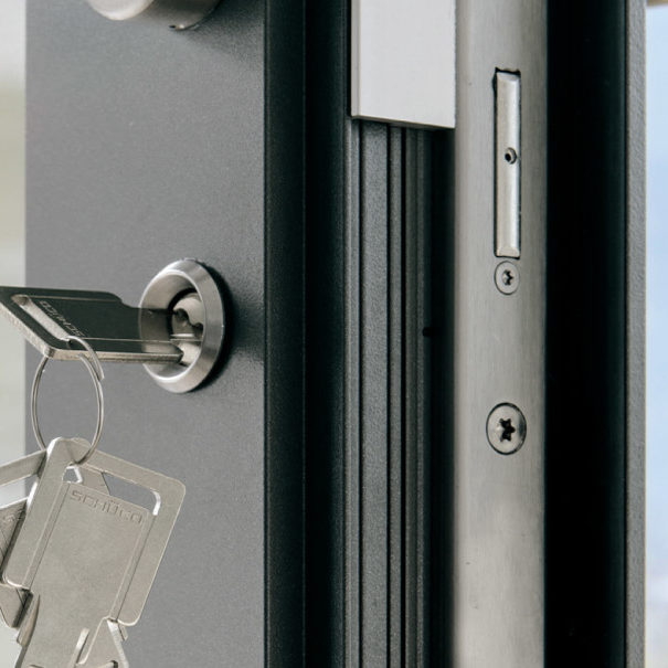 Serramenti-Infissi-Antieffrazione-sicurezza-casa-porte-blindate_Serramenti_e_Serramenti_Lugano